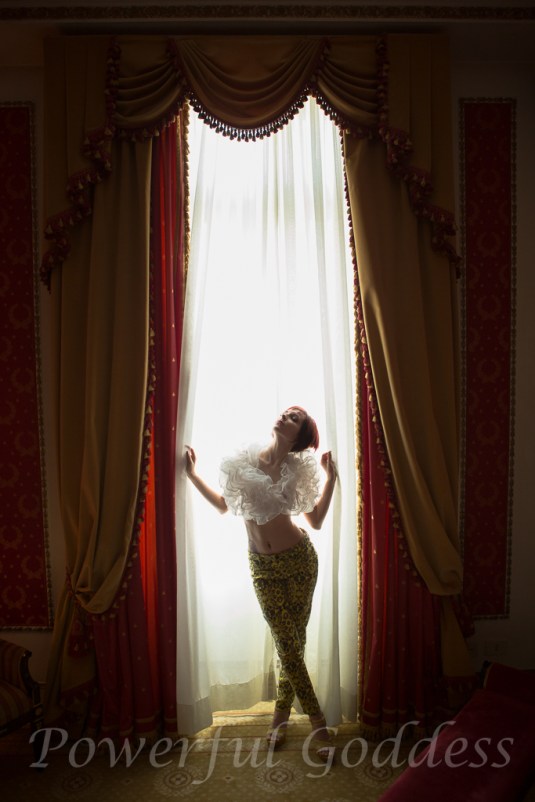 _S5A3444NYC-NJ-Glamour-Boudoir-Powerful-Goddess-Portraits-Sharon-Birke