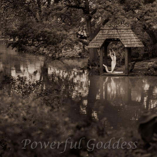 _S5A7921NYC-Central-Park-Lake-Glamour-Powerful-Goddess-Portraits-Sharon-Birke-2