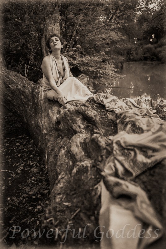 _S5A7987NYC-Central-Park-Lake-Glamour-Powerful-Goddess-Portraits-Sharon-Birke