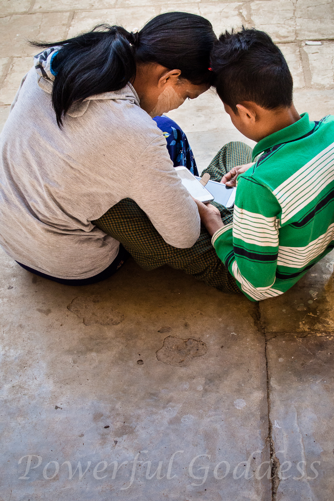 P1130785-Myanmar-Burma-Shwedagon-Pagoda-Powerful-Goddess-Portraits-Sharon-Birke