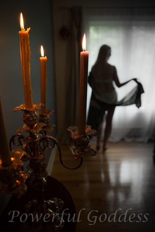 _S5A7015-New-York-New-Jersey-Turquoise-Robe-Glamour-Boudoir-Powerful-Goddess-Portraits-Sharon-Birke