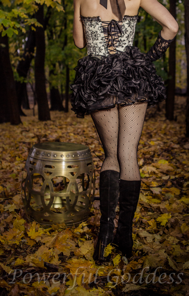 _S5A9642-Alice-in-Womderland-Glamour-Powerful-Goddess-Portraits-Sharon-Birke-2