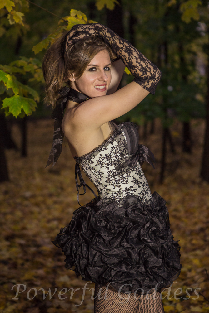 _S5A9712-Alice-in-Womderland-Glamour-Powerful-Goddess-Portraits-Sharon-Birke