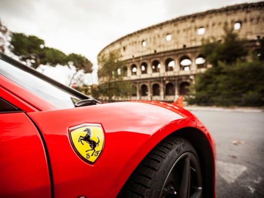 ome-colosseum-ferrari-car-rental-italy