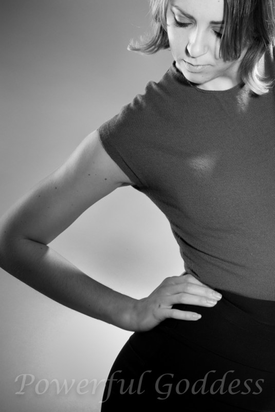 _S5A1703-NYC-NJ-Redhead-glamour-Powerful-Goddess-Portraits-Sharon-Birke