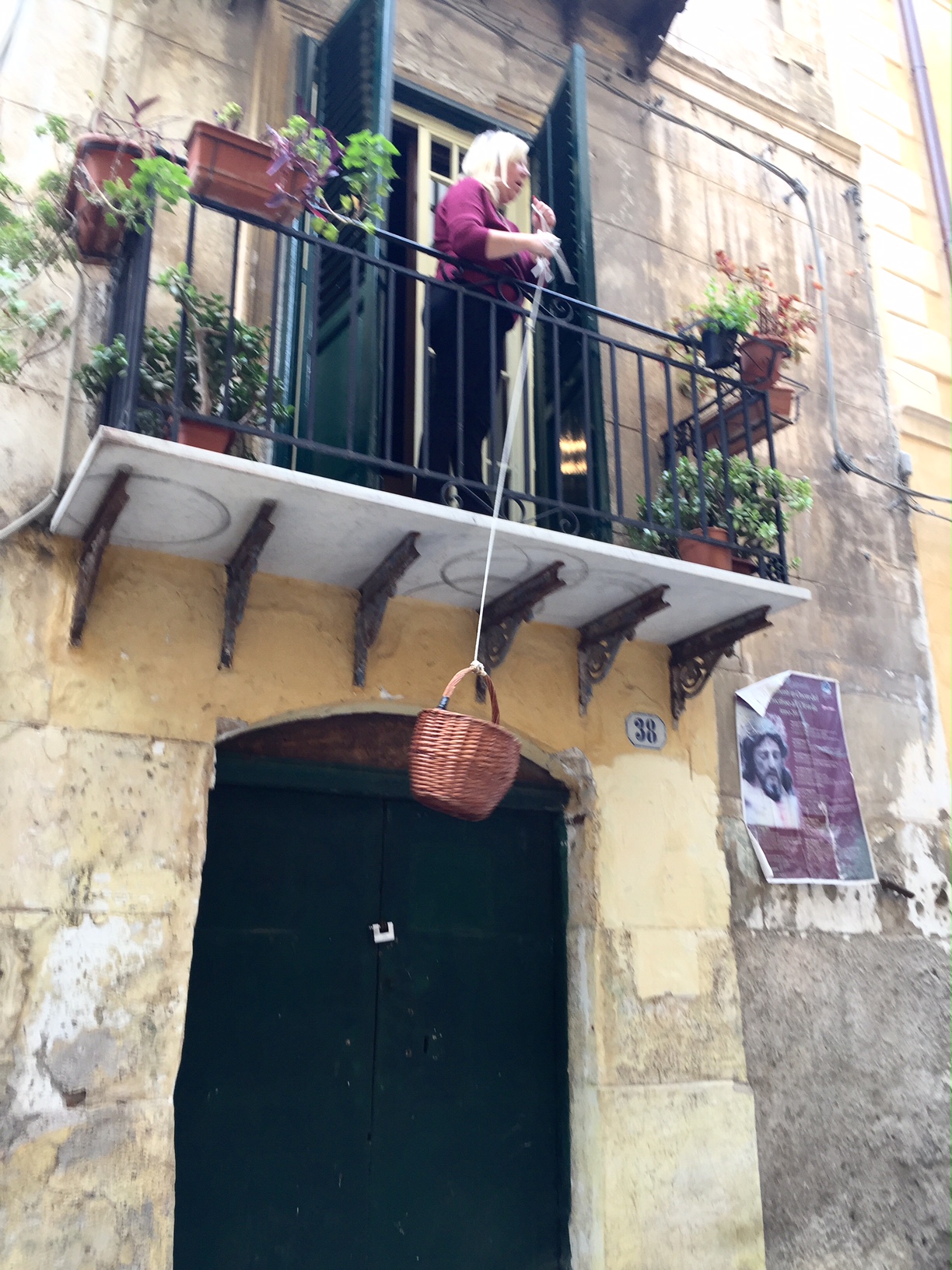 Italy-Sicily-street-scene-Powerful-Goddess-Portraits