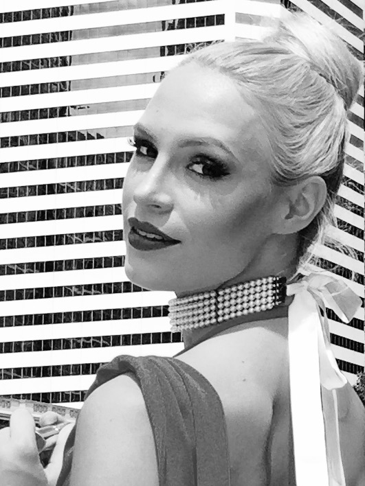 Blonde-Glamour-Powerful-Goddess-Portraits