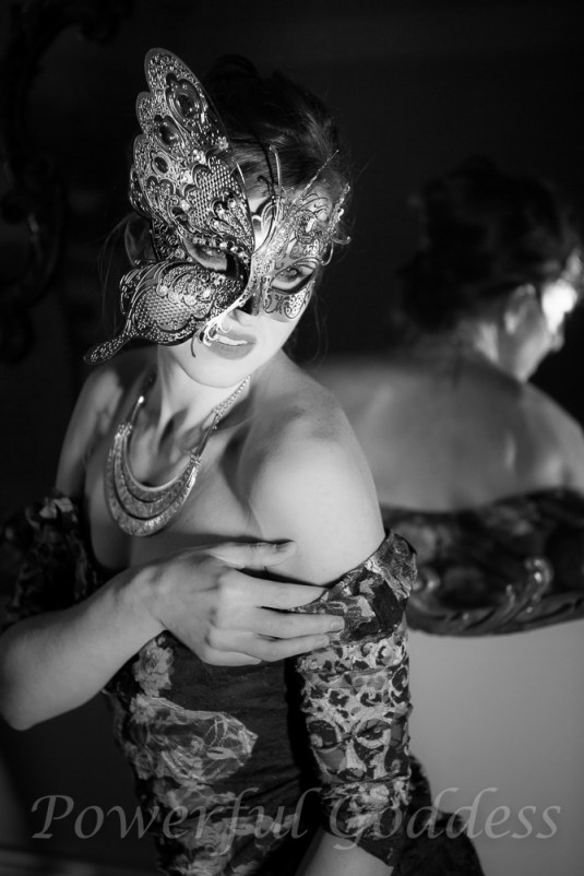 _s5a0275-new-york-new-jersey-butterfly-mask-glamour-boudoir-powerful-goddess-portraits-sharon-birke-2