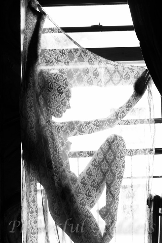 _s5a5795-nyc-nj-fire-escape-nude-powerful-goddess-portraits-sharon-birke